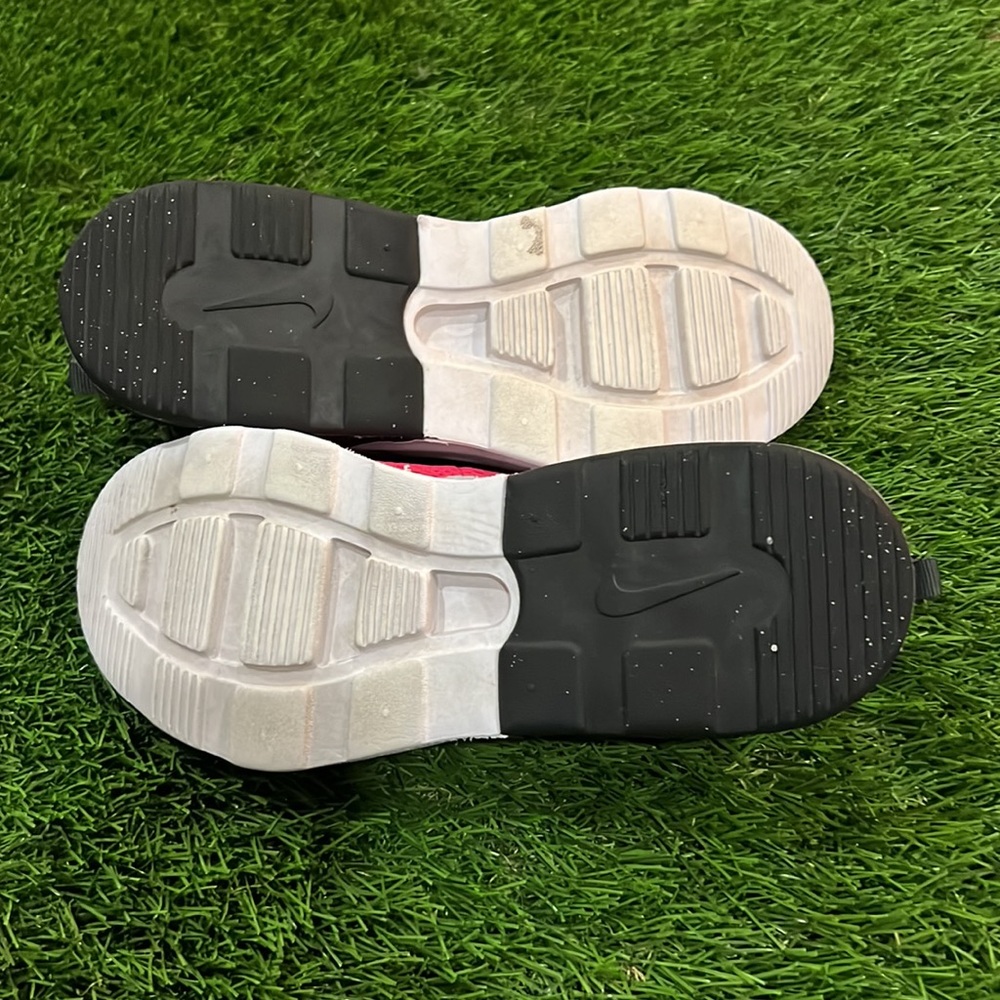 Youth Nike Air Sneakers - Picture 6 of 7